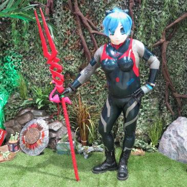 Asuka als Rei Ayanami in ihrem Plugsuit Number 9 auf der Film & Comic Con in Offenburg 2018